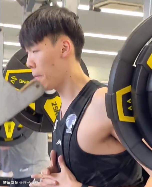 秘密拍摄黑白照片